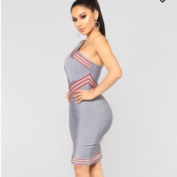 Dress - Picture 2 of 5